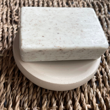 Load image into Gallery viewer, Cream Jesmonite Button Soap Dish
